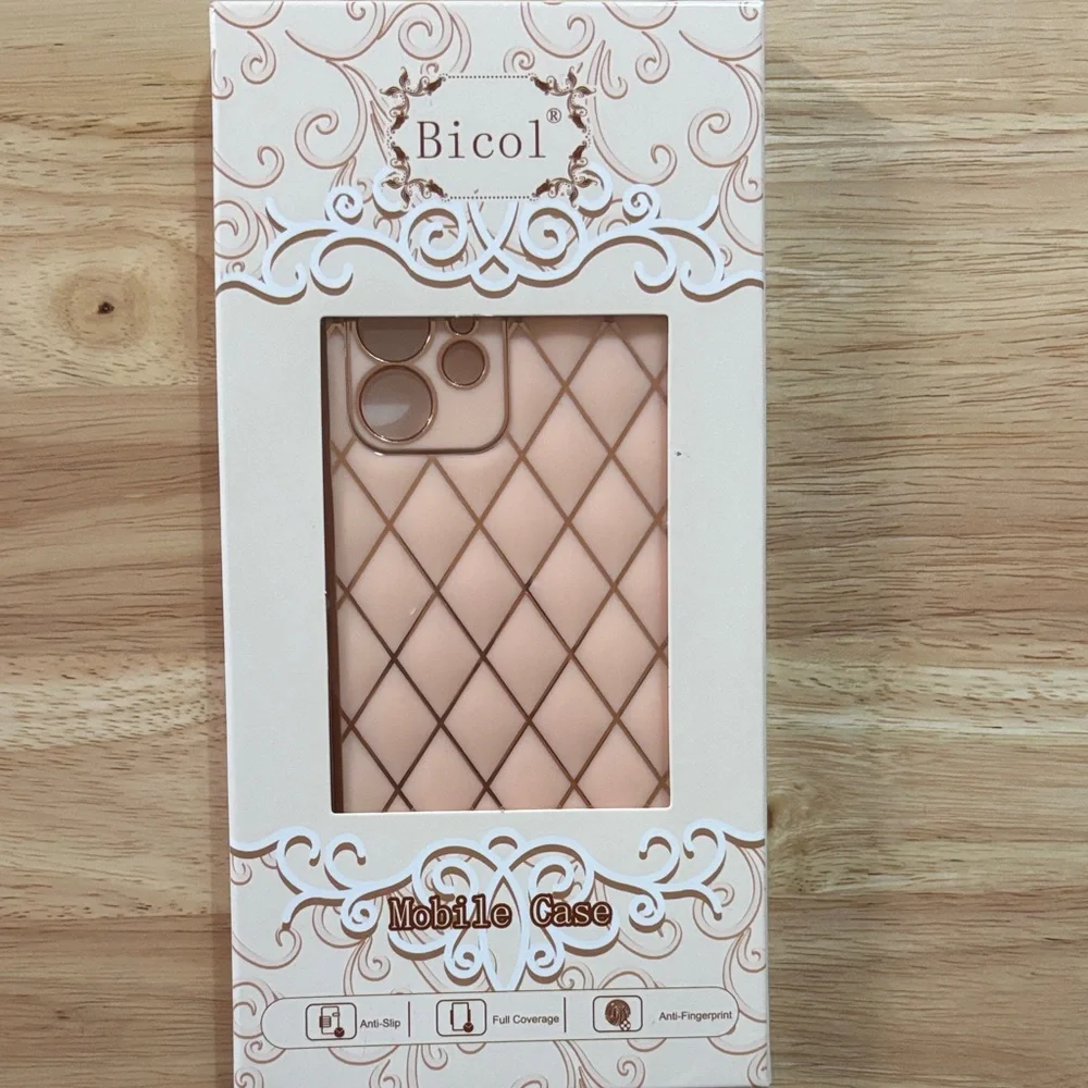 Apple iPhone 12/12 Pro/12 Max Case Pink  Quilted Design NIB